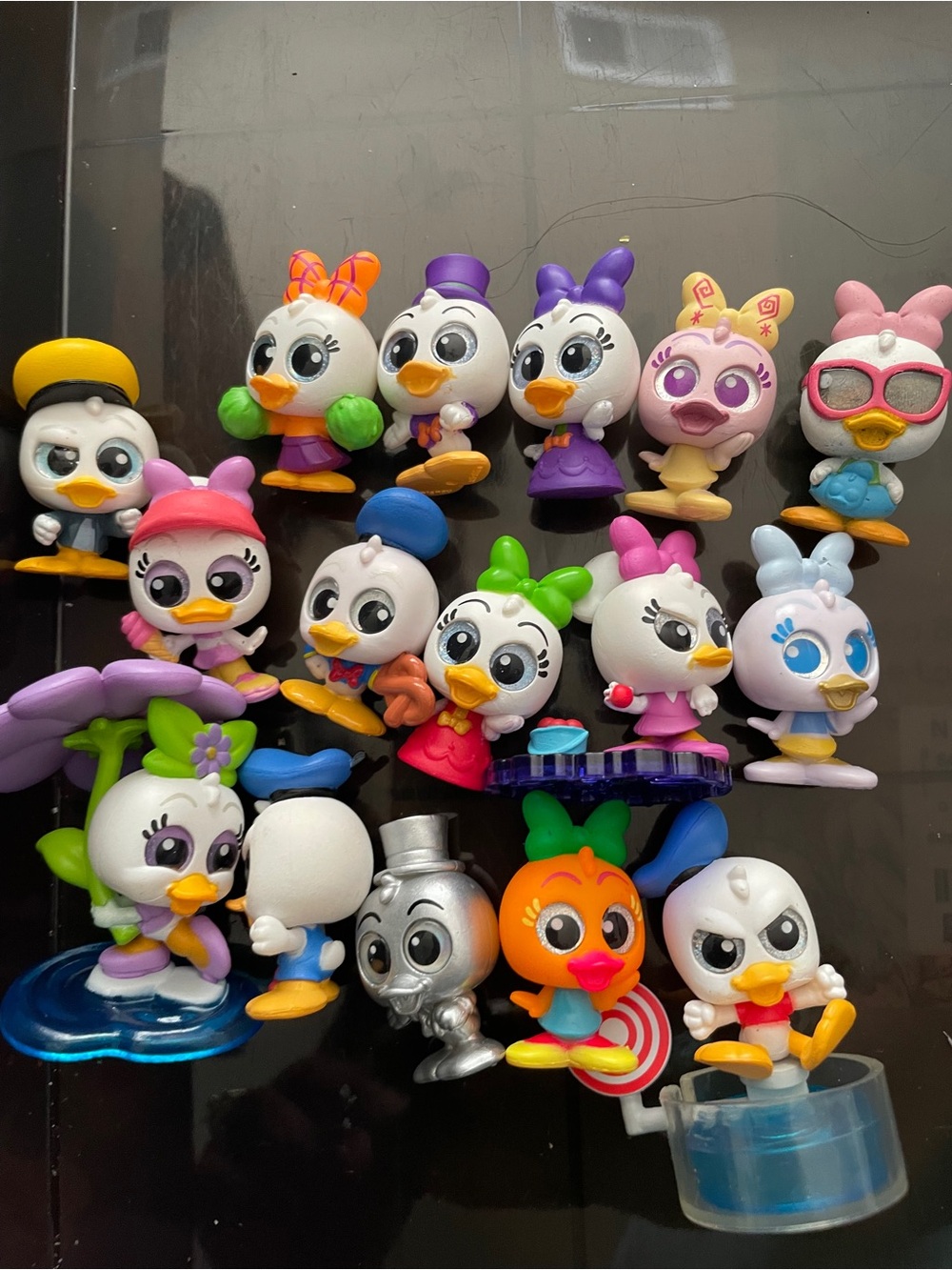 Assorted Daisy and Donald Duck Disney Doorables - Lot - Collectible